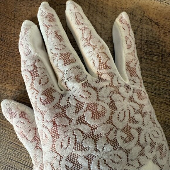 Vintage White Lace Gloves Cutout Wrist Length Formal Bridal Wedding Halloween - Picture 4 of 8